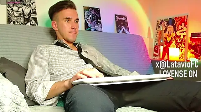 Midnighter_ live cam on StripChat