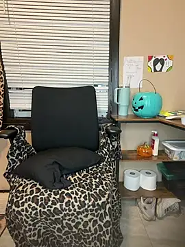 tillymarie (F milf) - Titi fuck dildo with oil on bench for 15