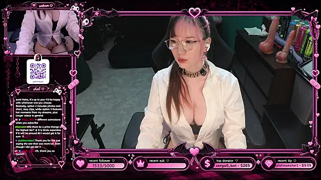 Live webcam show with Maya_Viola - Interactive Lovense toys available