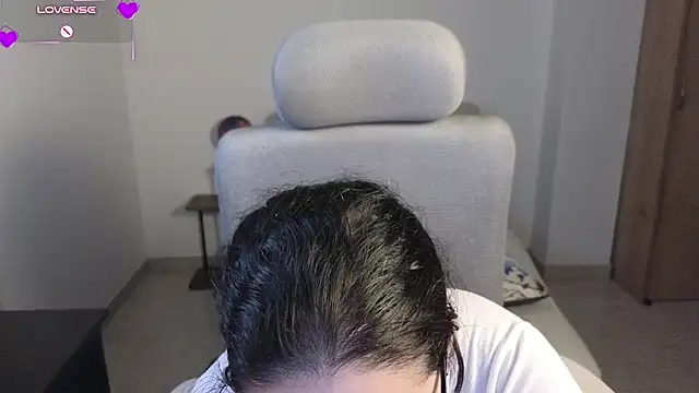blue__moon_ live cam on StripChat