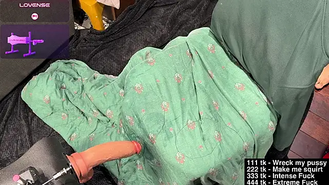 Toronto325 live sex cam
