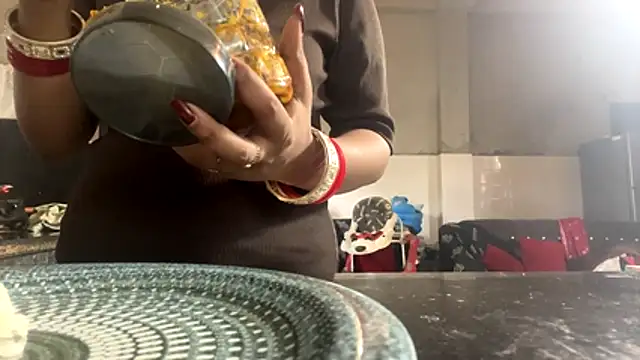 telugu_angel21 (F young) - Squeeze milk