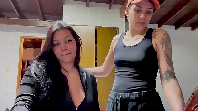 Marcella_and_laura