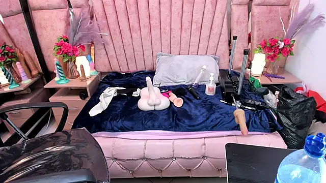 HornySkinny26 live cam on StripChat