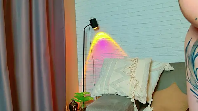 _Alison__