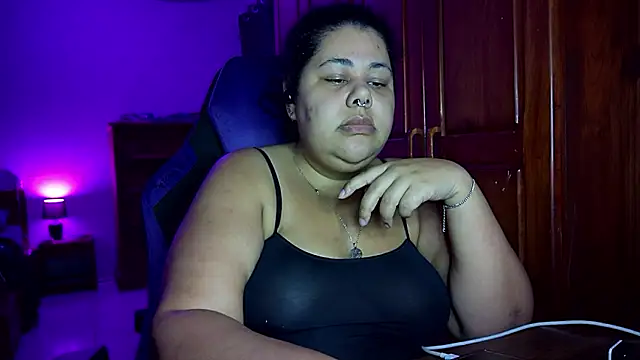 xlatinastar live cam on StripChat