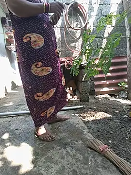 Tamilselviroja- live cam on StripChat