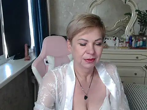 SexyLena77777 live cam on StripChat