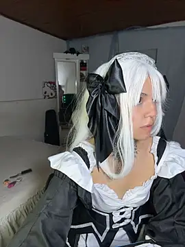Lunai_gh live cam on StripChat