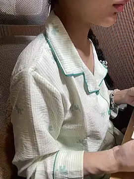 Mina048 live cam on StripChat