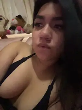 ItsMiaFoxx live cam on StripChat