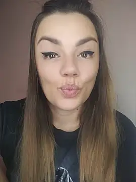 KrissSexi live cam on StripChat