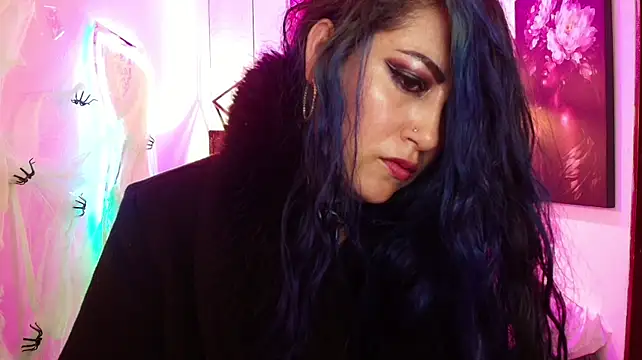 scarleth_blue
