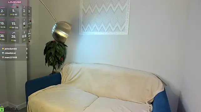 Bella_Ocean live cam on StripChat
