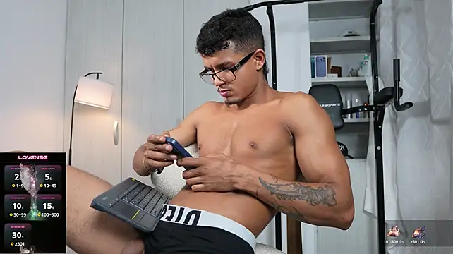 Paradise_boy__ live webcam