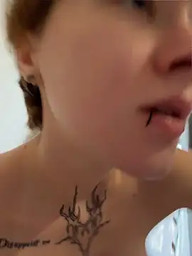 IceMur live sex cam