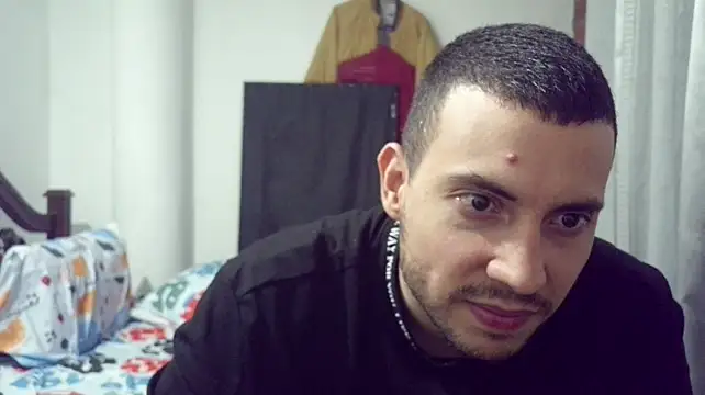 Armando_2002 live cam on StripChat