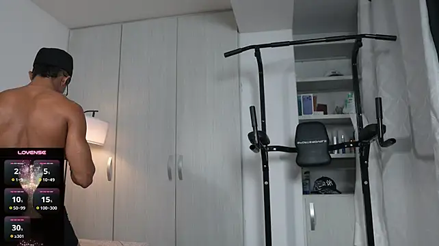 Paradise_boy__ live cam on StripChat