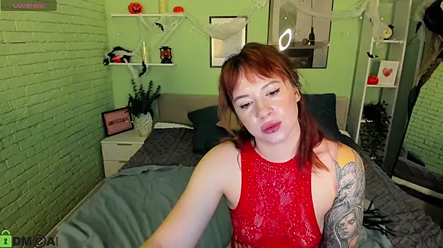 Ember_Eden live cam on StripChat