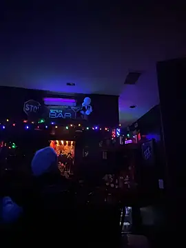 honeycombhalo (F young) - Flash ass in bar