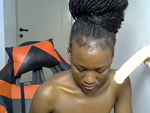 spot_curvy (F young) - blowjob and striptease