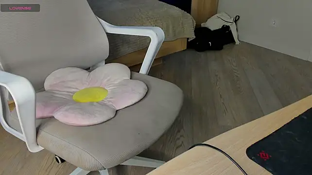 Sweeety_muse live cam on StripChat