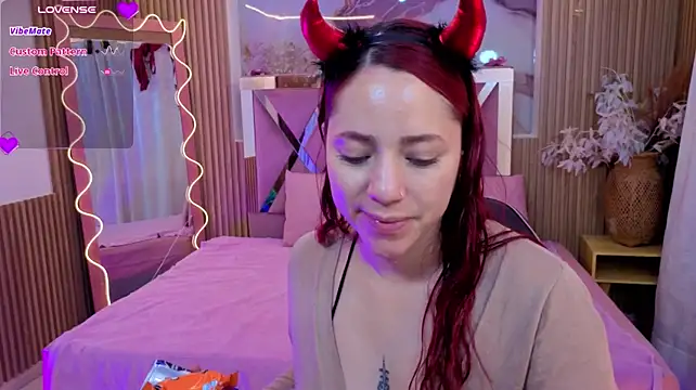 ANNE_TAY1