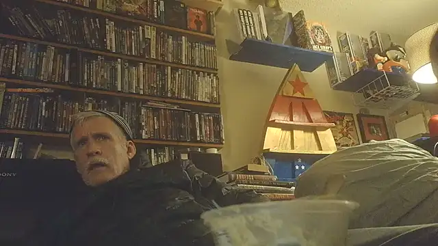 overmydadbody222 live cam on StripChat
