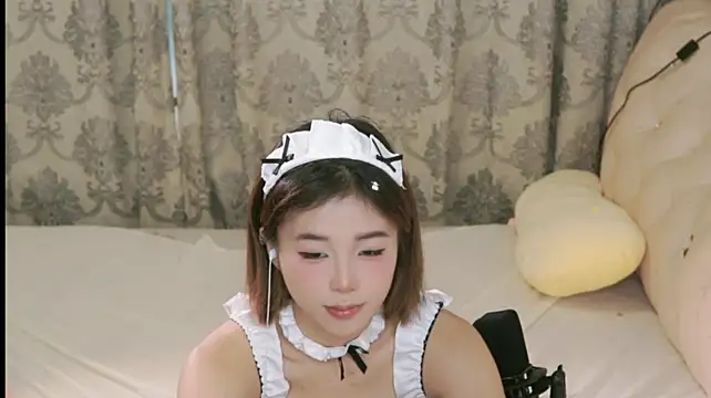 xiaolaopo live cam on StripChat