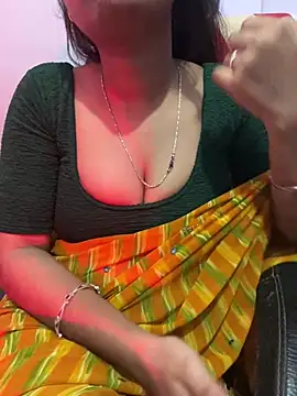 APKI_WIFE01 live cam on StripChat