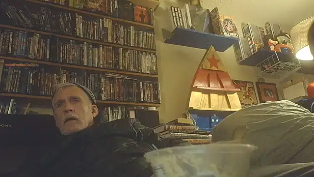overmydadbody222 live cam on StripChat