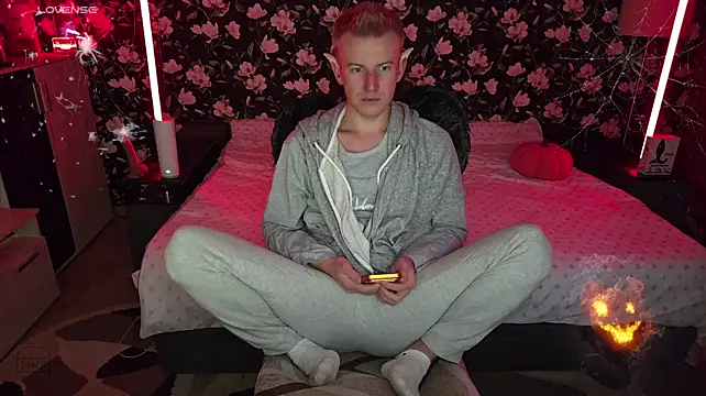 Vuitton live cam on StripChat