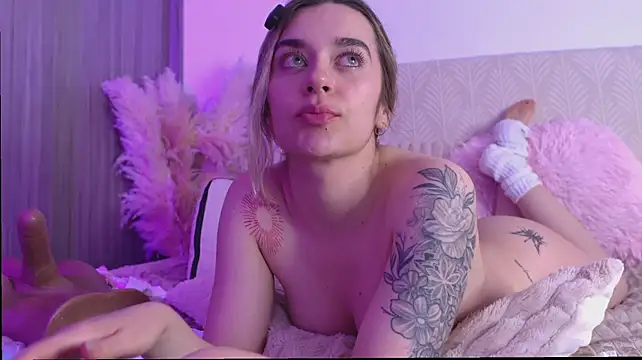 MissLana77 live cam on StripChat