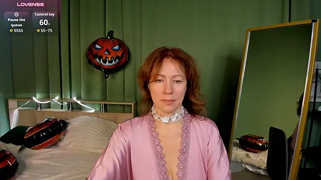 LeticiaRomano live cam on StripChat