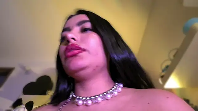 Layla_Nicols