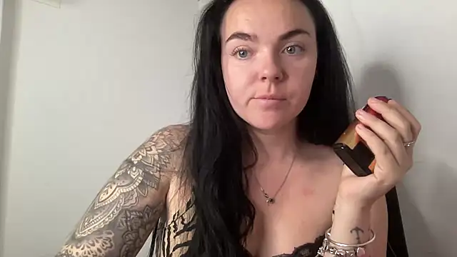 YorkshireGirly live cam on StripChat
