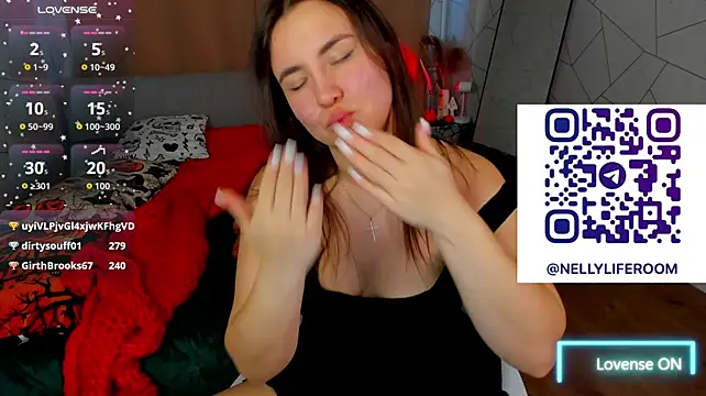 Nelie_Evans webcam