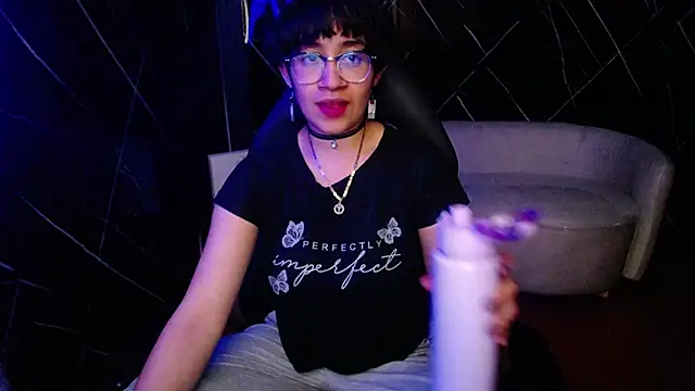 Lili_Gomez_ live cam on StripChat