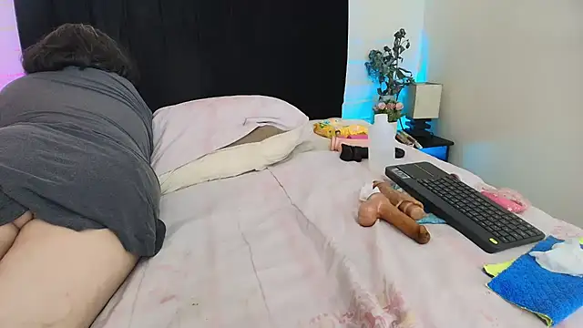 QueenMatturex live cam on StripChat