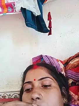 Poojaxx56 live cam on StripChat