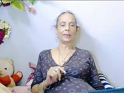 Hot_queen58 live cam on StripChat