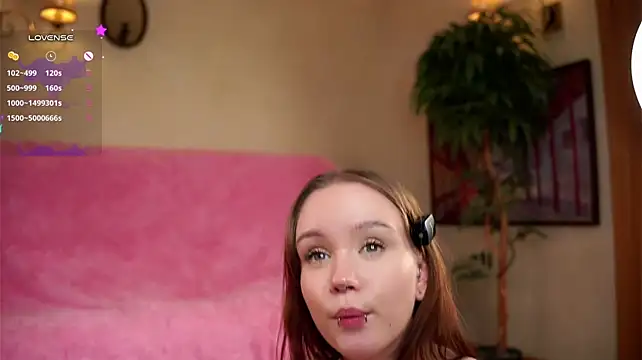 LeahAllsop1 live cam on StripChat
