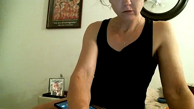 sexyb214 (F milf) - Hi