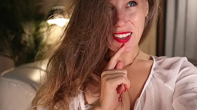 annittastar (F milf) - finger in a sweet ass