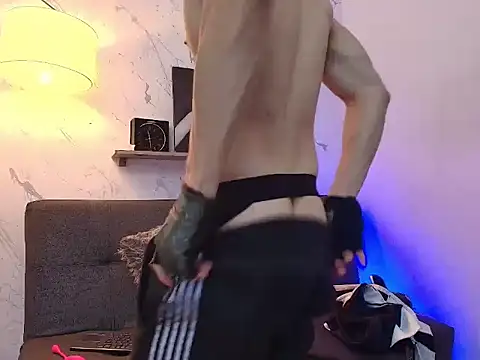 ragnar_valkor live cam on StripChat