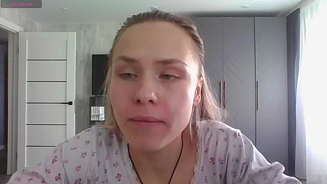 Annie_Cohn live cam on StripChat