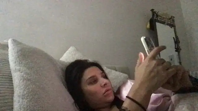YourFavouriteSecret1 live cam on StripChat