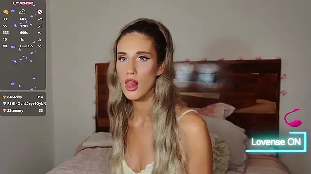 secretluv (F young) - flash bra