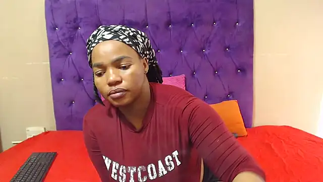 EBONYBUSTYY