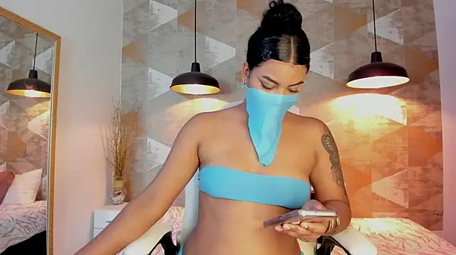 LalilaBrunettee webcam